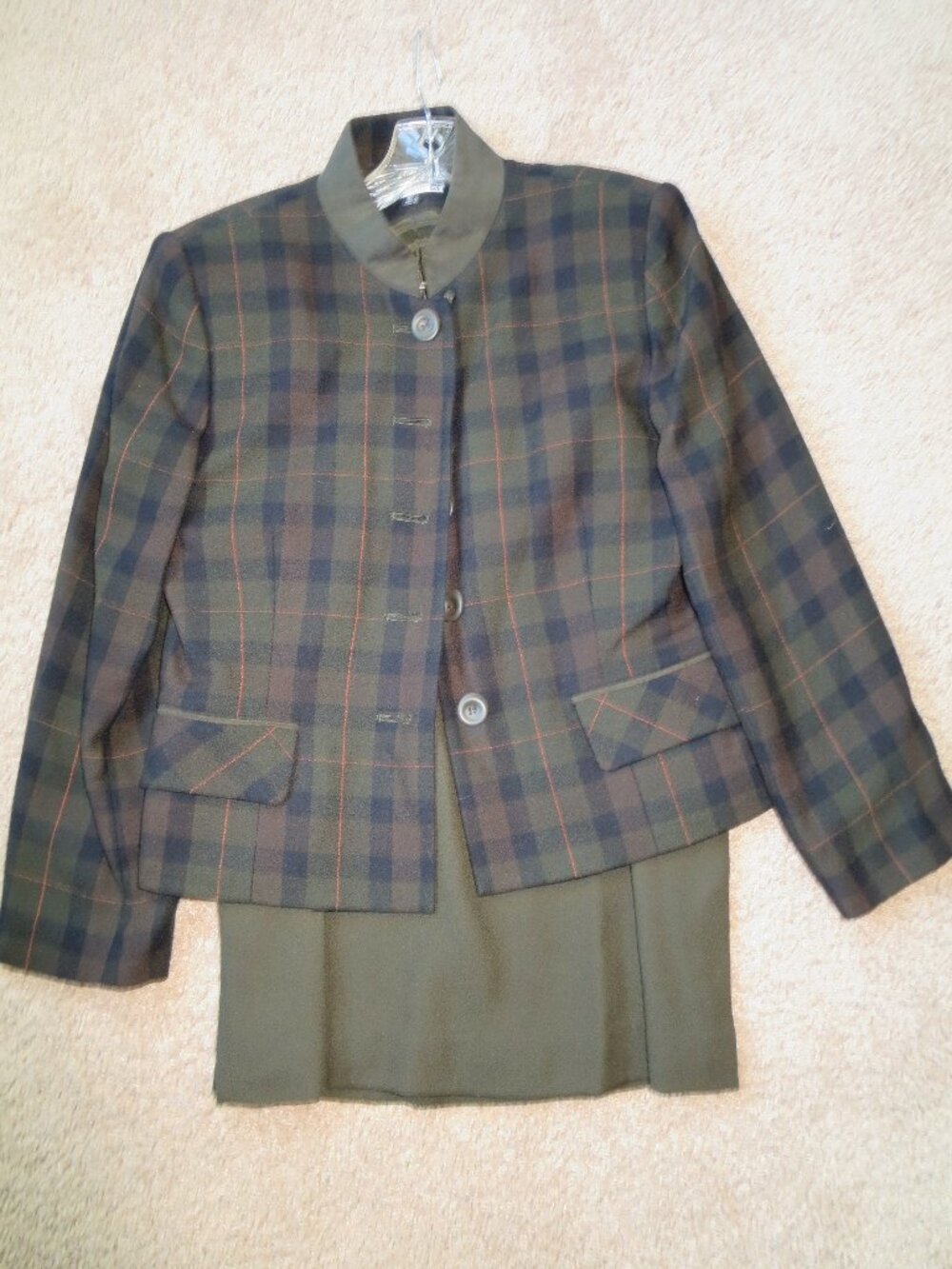 Kasper ASL 2-Piece Skirt Suit Green Plaid with Green Skirt Size 8P